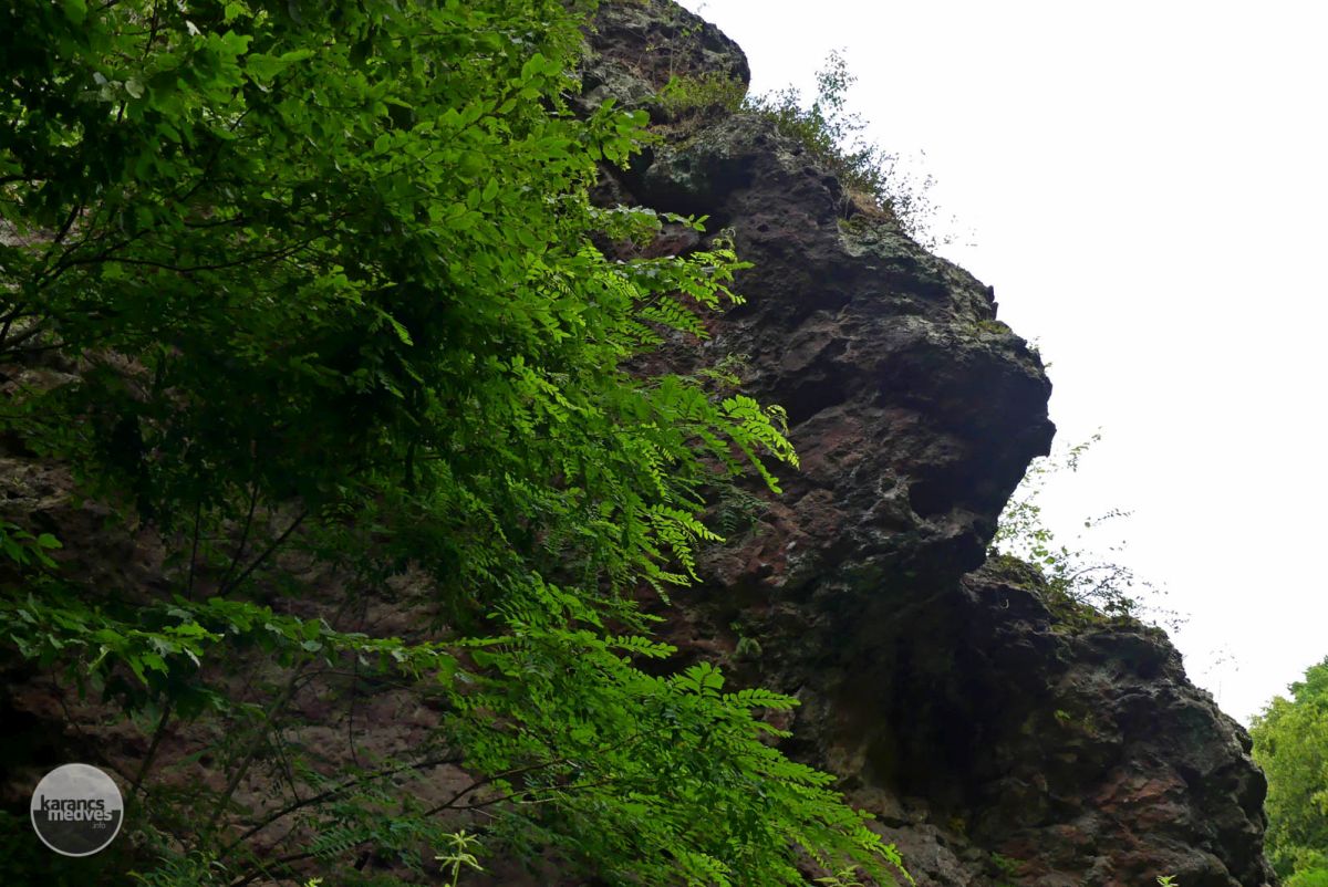 Kiemelt fotó: Függő-kő (karancs-medves.info fotó: Kővári József)