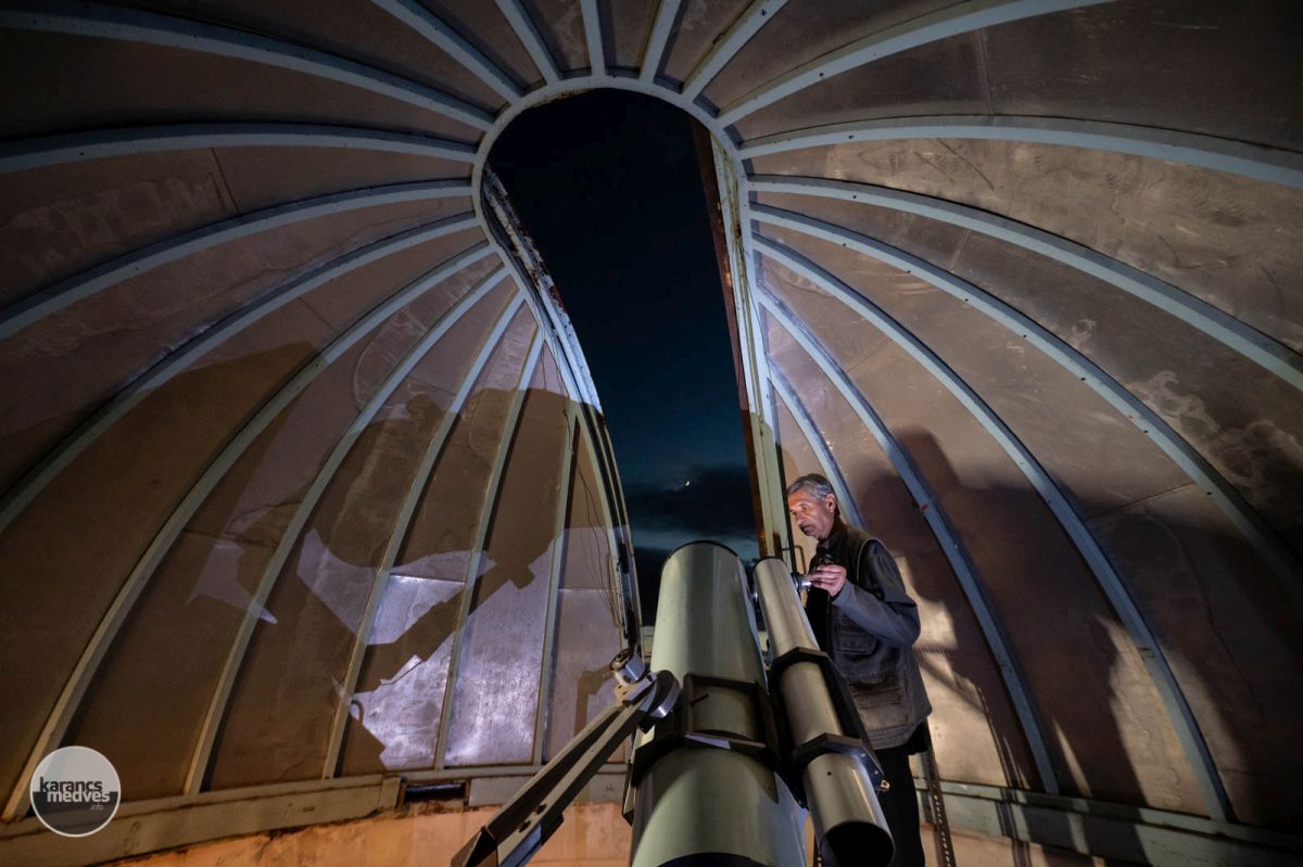 Kiemelt fotó: A Gedőcz-tetőn álló Uránia Észlelő és Bemutató Csillagvizsgáló (karancs-medves.info fotó: Komka Péter)