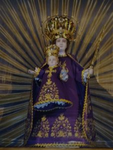 A szentkúti Szűz Mária szobor 25. ruhája (Fotó: Mátraverebély-Szentkút Nemzeti Kegyhely)